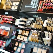 [FORUM] Dear, gimana ya caranya tak sungkan saat memilih tester makeup dengan SPG di counter?