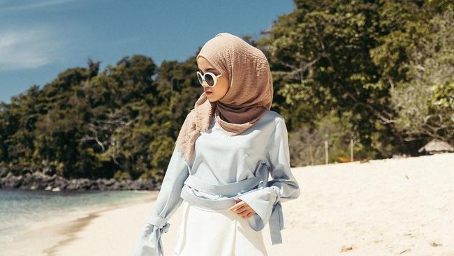 4 Style Hijab  Paling Hits untuk Pilihan Outfit Saat 