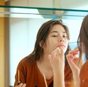 5 Langkah Mudah Menutupi Jerawat dengan Make Up