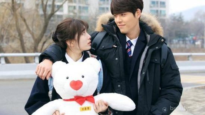 5 Kebiasaan Aneh Wanita Ini Harus Banget Dimaklumi Para Pria, Setuju Enggak?