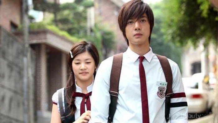 [FORUM] Pernahkah mengagumi seseorang tanpa dia mengetahui perasaan kamu padanya?