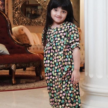 Dibelikan Baju Terbuka oleh Ashanty, Reaksi Arsy Bikin Netizen Salut