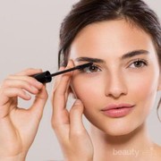 Agar Eye Makeup Tidak Luntur, Begini Trik Mengatasinya ladies!