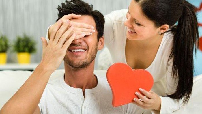 [FORUM] Cowok Paling Suka Dikasih Hadiah Apa Sih?