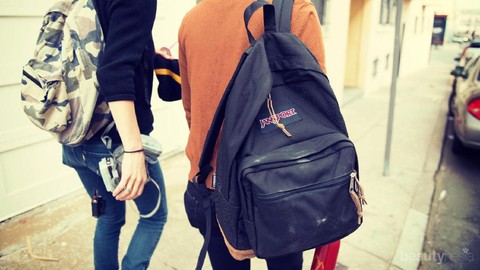 Biar Lebih Tahan Lama Rawat Tas Jansport Dengan Cara Ini