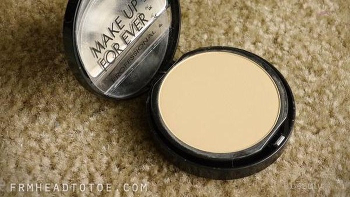 Review Make Up For Ever Duo Mat Powder Foundation: Ringan, Bikin Wajah Flawless!
