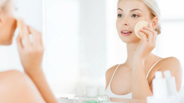 Mau Wajah Kamu Bersih dari Milia? Cepat Lakukan 5 Cara Ini Ladies!