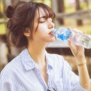 Berat Badan Turun Efektif dengan Diet Air Putih Tanpa Olahraga