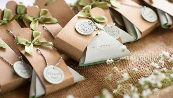 #FORUM Buat Souvenir Pernikahan, Bagusnya Pilih Apa Ya?