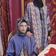 [FORUM] Salut! Vivi Zubedi Pamer Batik di New York Fashion Week