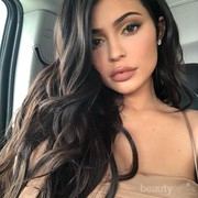 [FORUM] Cantik Banget Kylie Jenner Pakai Hair Extension!
