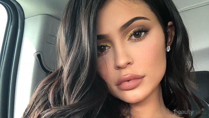 [FORUM] Cantik Banget Kylie Jenner Pakai Hair Extension!