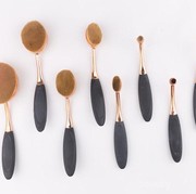 Ladies, Ternyata Beginilah Cara Menggunakan Oval Brush Sesuai Ukurannya!