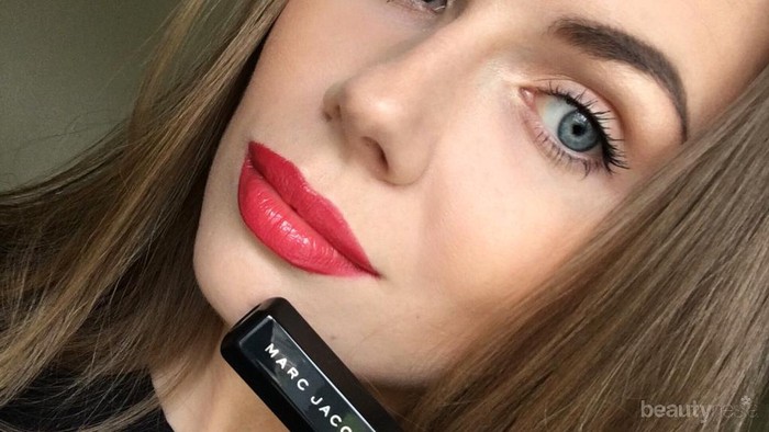 Bulu Mata Ekstra Tebal Secara Instan dengan Marc Jacobs Velvet Noir Major Volume Mascara