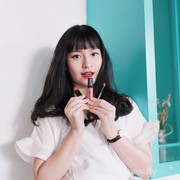 Lembabkan Bibir dengan Rekomendasi Lipstik Satin yang Nyaman dan Tetap Kekinian Ini, Yuk!