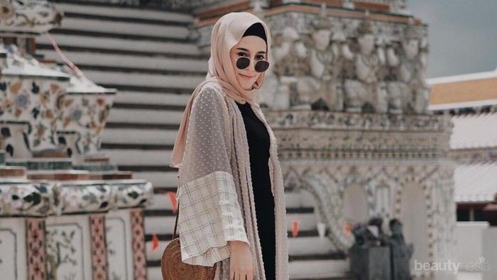 Beberapa Tampilan Inspirasi dengan Long Outerwear Khusus untuk Para Hijabers!