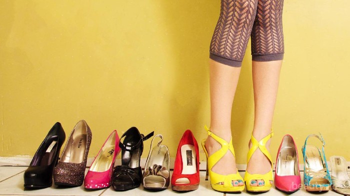 Kenapa 3 Model Sepatu Ini Enggak Boleh Kamu Pakai Saat ke Mall? Ini Alasannya