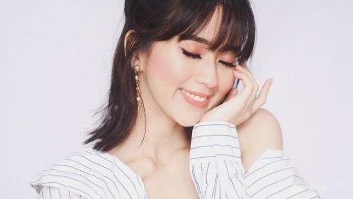 Ingin Makin Jago Makeup ala Korea? Para Beauty Vlogger Indonesia Ini Wajib Kamu Tonton Videonya! Ingin Makin Jago Makeup ala Korea? Para Beauty Vlogger Indonesia Ini Wajib Kamu Tonton Videonya!
