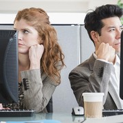Sulit Dihindari, Inilah Tipe-tipe Teman Kantor Menyebalkan yang Mungkin Kamu Temui!