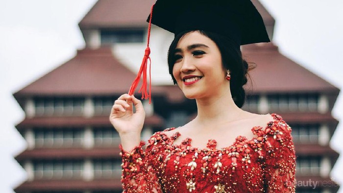 #FORUM Makeup Wisuda Pakai 100% Produk Lokal, Mungkin gak sih? #FORUM Makeup Wisuda Pakai 100% Produk Lokal, Mungkin gak sih?