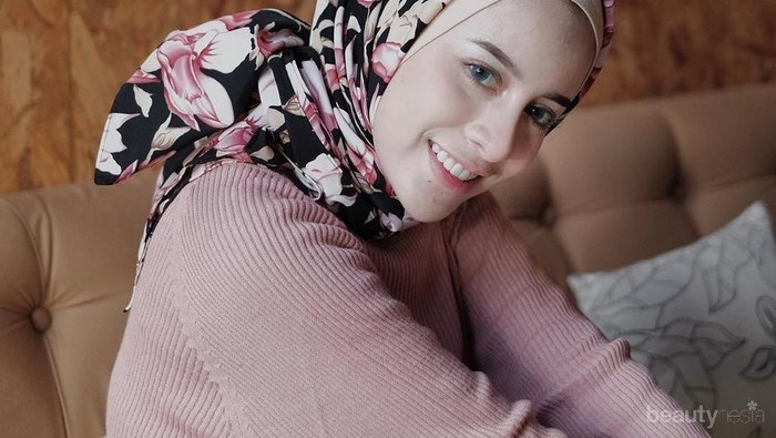 Agar Lebih Rapi dan Cantik, Cobain Cepol Hijab Ini Saat ke Pesta yuk Ladies!