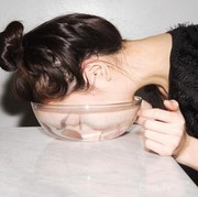 Fantastis! Teknik Mencelupkan Wajah Ke Air Ala Trend Korea Ini, Bikin Makeup Kamu Flawless dan Awet Seharian!