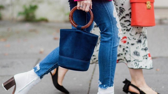 Nggak Harus Matching, Ini Tips Padu Padan Sepatu dan Tas untuk Gaya Chic