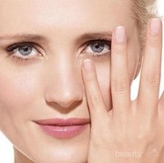 Ini Dia Beberapa Tips Menggunakan Concealer di Bawah Mata yang Benar Agar Tak Abu-abu
