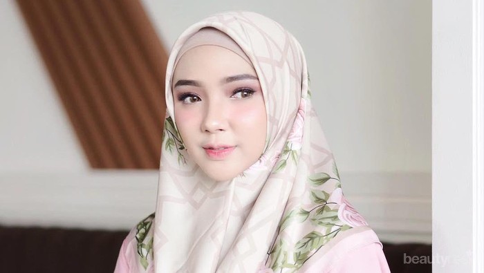 Anti Merasakan Panas dan Gerah, Inilah yang Harus Kamu Lakukan Saat Menggunakan Hijab