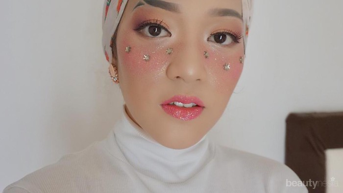Tren Fishtail Eyebrow Ala Huda Kattan yang Lagi Booming di Instagram, Berani Coba?