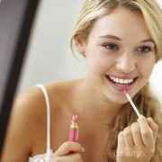 Nggak Nyangka, Ternyata Lipstik Drugstore Ini Dupe dari Brand High End!