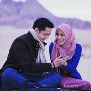 Enggak Nyangka, Ternyata Para Artis Indonesia Ini Menikah Tanpa Pakai Pacaran, Lho!