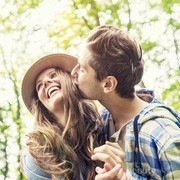 Hati-Hati, Ladies! Ini 5 Tanda Kamu Sedang Dimanfaatkan Cowok Matre!