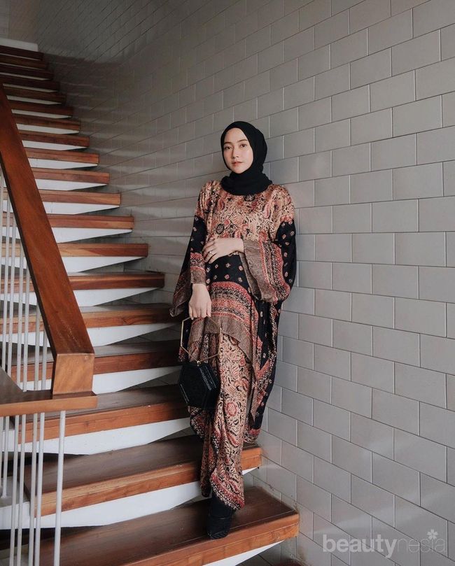 6 Inspirasi Fashion Style Setelan Batik Outfit Kondangan Yang Kekinian