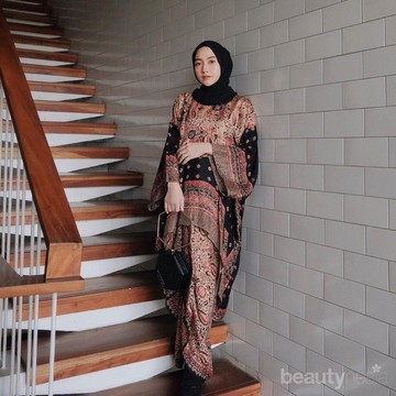 6 Inspirasi Fashion Style Setelan Batik, Outfit Kondangan yang Kekinian!