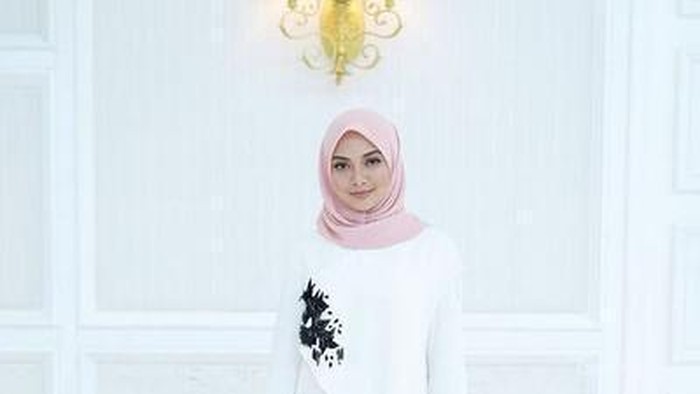 Biar Makin Hits, Ini Deretan Atasan Kondangan Kekinian yang Bisa Jadi Pilihan!