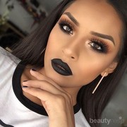 Enggak Nyangka, Ternyata Cara Bermake Up Ini Bisa Membuat Wajah Kamu Terlihat Lebih Tua, Lho!