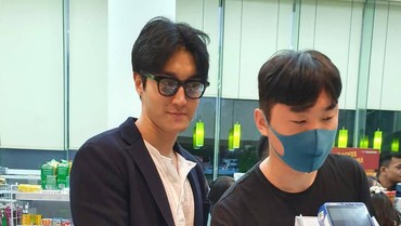 img-title Choi Siwon Salah Sebut Nama Mi Instan, ELF Membela
