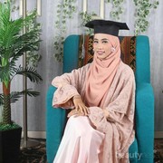 5 Pilihan Model Kebaya Wisuda Muslimah yang Menutup Dada dan Tetap Modis