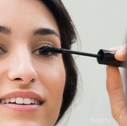 Ladies, Cobain Maskara yang Bisa Bikin Bulu Mata Jadi Super Lentik Ini yuk!