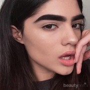 Ladies, Masih Ada Yang Pakai Alis Kayak Begini?