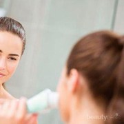 Jangan Asal Pakai, Lakukan 6 Tips Ini Ketika Menggunakan Facial Cleansing Brush untuk Wajah