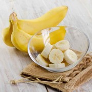 Mulai dari Rambut Kering Hingga Ketombe, Yuk Atasi dengan Masker Buah Pisang yang Kaya Manfaat!