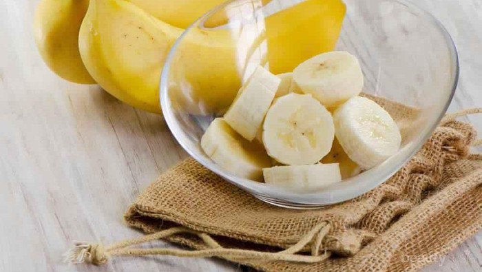 Mulai dari Rambut Kering Hingga Ketombe, Yuk Atasi dengan Masker Buah Pisang yang Kaya Manfaat!