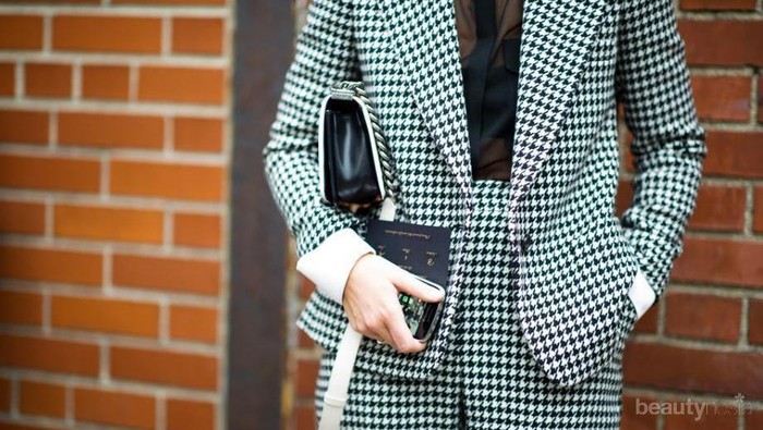 Besok Senin, Style ke Kantor Ini Bisa Jadi Pilihan Biar Kerja Makin Kece!