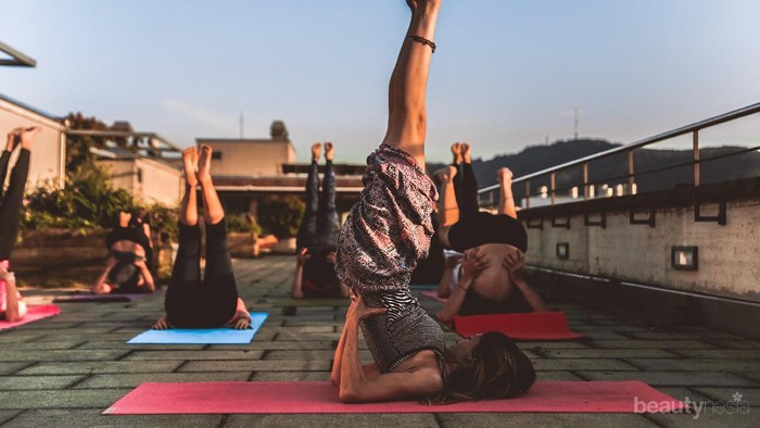 6 Gerakan Memperbaiki Postur Tubuh akibat Beban Membawa Tas