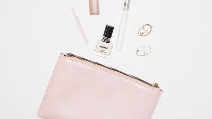 Kamu Penyuka Warna Pink? Ini Ragam Skincare dengan Pink Esensial Buat Si Feminin