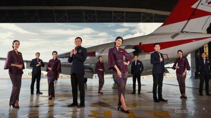 Dengan Tajuk Puspa Nusantara, Intip Seragam Elegan Garuda Indonesia Karya Didiet Maulana!