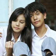 Baper Sama Dilan? Lawakan Gombal Ala Jaman SMA  Apa yang Paling Memorable Buat Kamu Ladies?!