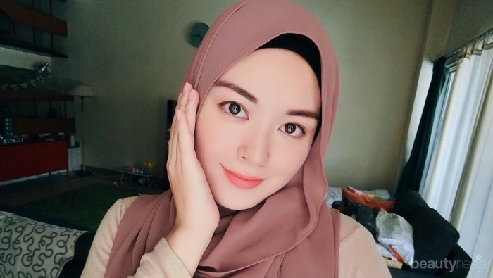 Mau Terlihat Lebih Tirus? Para Pemilik Pipi Chubby, Ini Nih Warna Hijab yang Wajib Kamu Miliki!